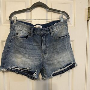KanCan Distressed Denim Shorts – Size 11/29, Light Wash, Frayed Hem, Casual
